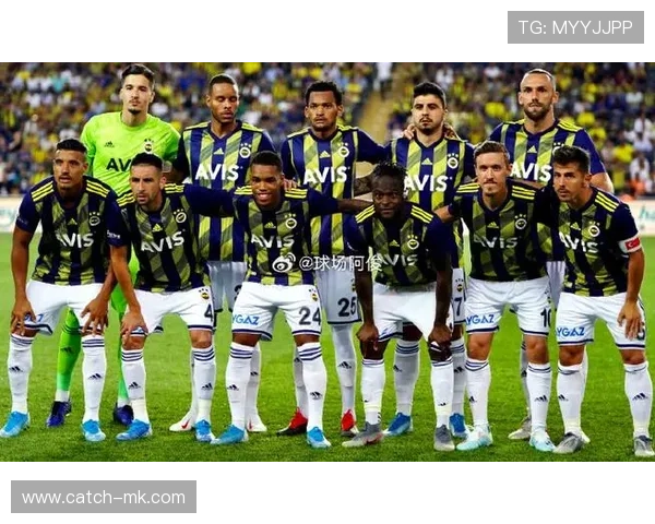 费内巴切防线稳固，球队防守表现获赞